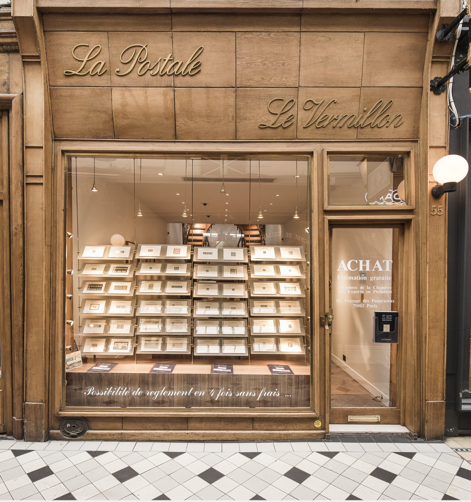 La fa&ccedil;ade de La Postale, Passage des Panoramas
